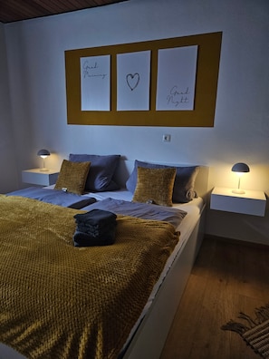 2 bedrooms, WiFi, bed sheets - Apartment 'Lang' with Wi-Fi (Stadelhofen)