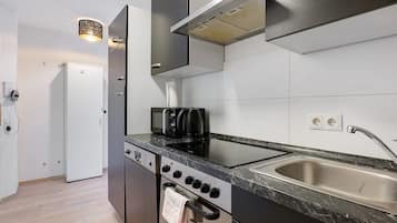 Kühlschrank, Ofen, Herdplatte, Geschirrspüler