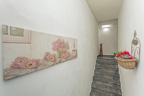 Interior - Apartment 'Sicilia Home -' with Balcony, Wi-Fi and Air Conditioning (Catania)