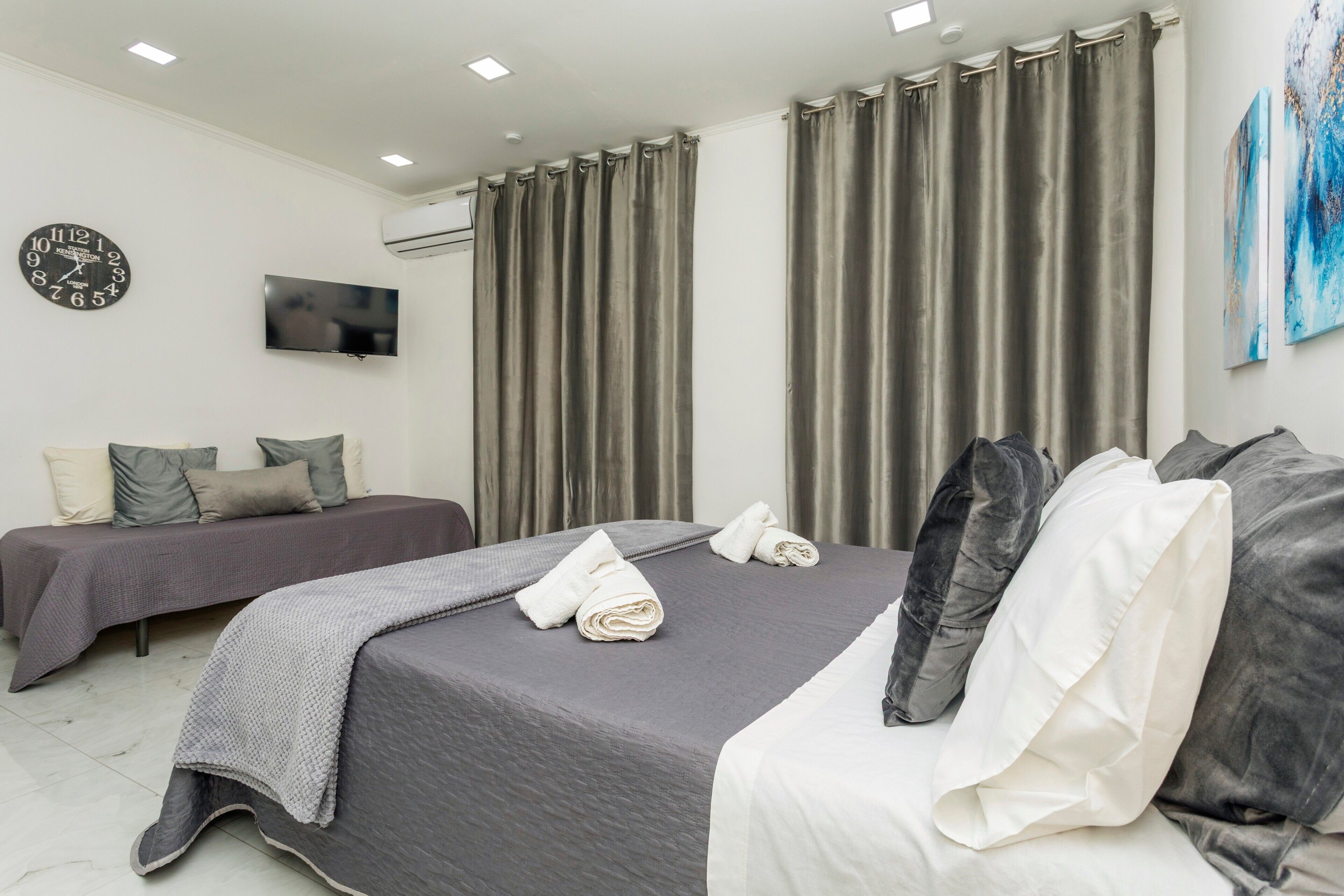 1 bedroom, WiFi, bed sheets