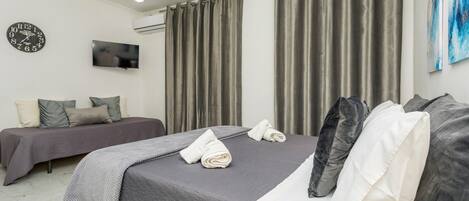 1 bedroom, WiFi, bed sheets