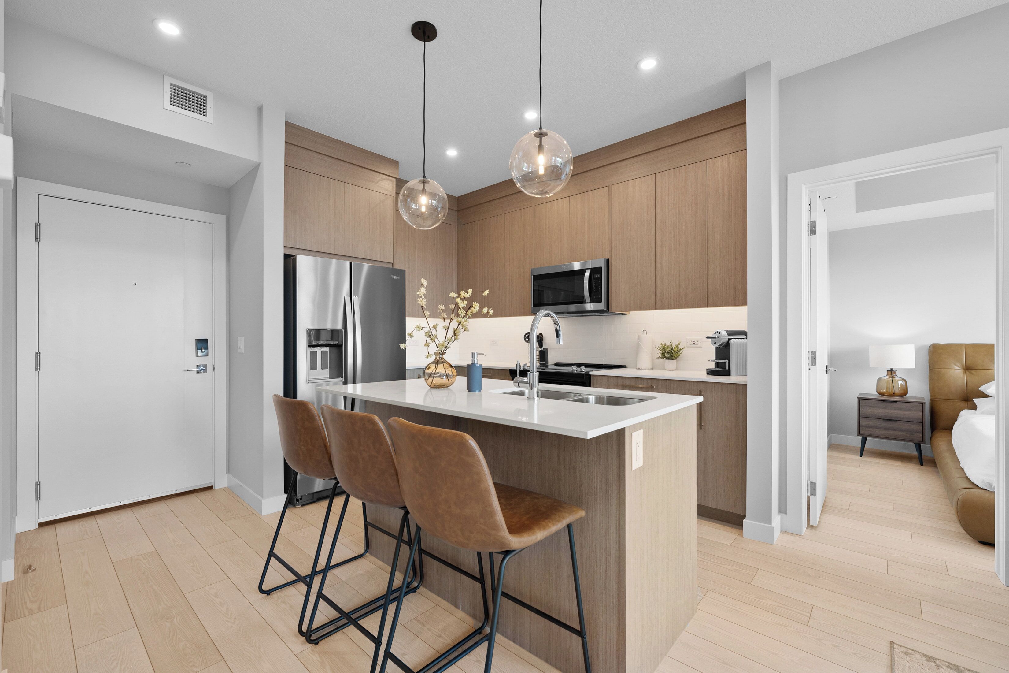 Kühlschrank, Mikrowelle, Ofen, Herdplatte