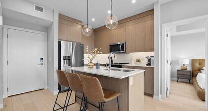 Lockwood Retreat w Wifi, Patio, UG Parking