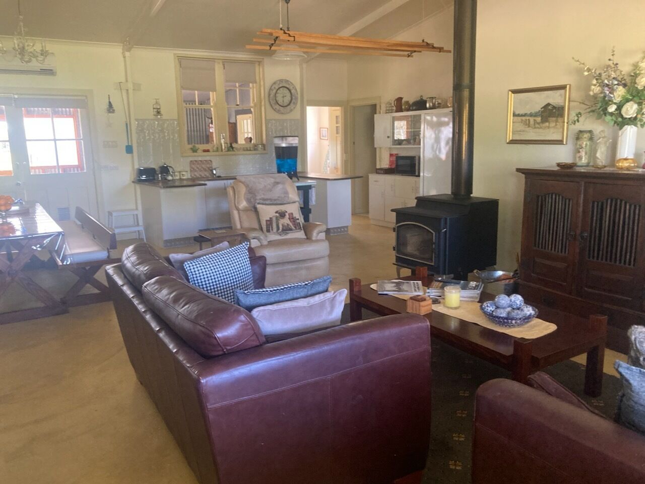 Télévision, cheminée