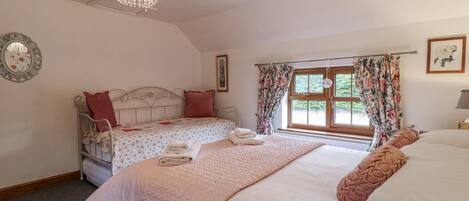 4 chambres, décoration personnalisée, ameublement personnalisé