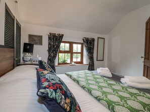 4 bedrooms, individually decorated, individually furnished, free WiFi