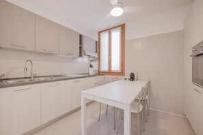Comfort Apartment, Balcony, City View | Private kitchen - Santo Stefano Palace Suite 3 (Venice)