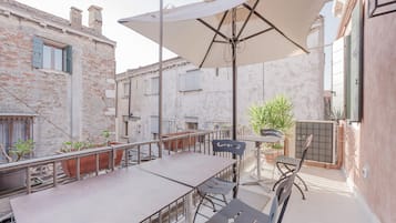 Leilighet – comfort, balkong, byutsikt | Terrasse/patio