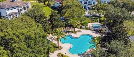 8 albercas al aire libre