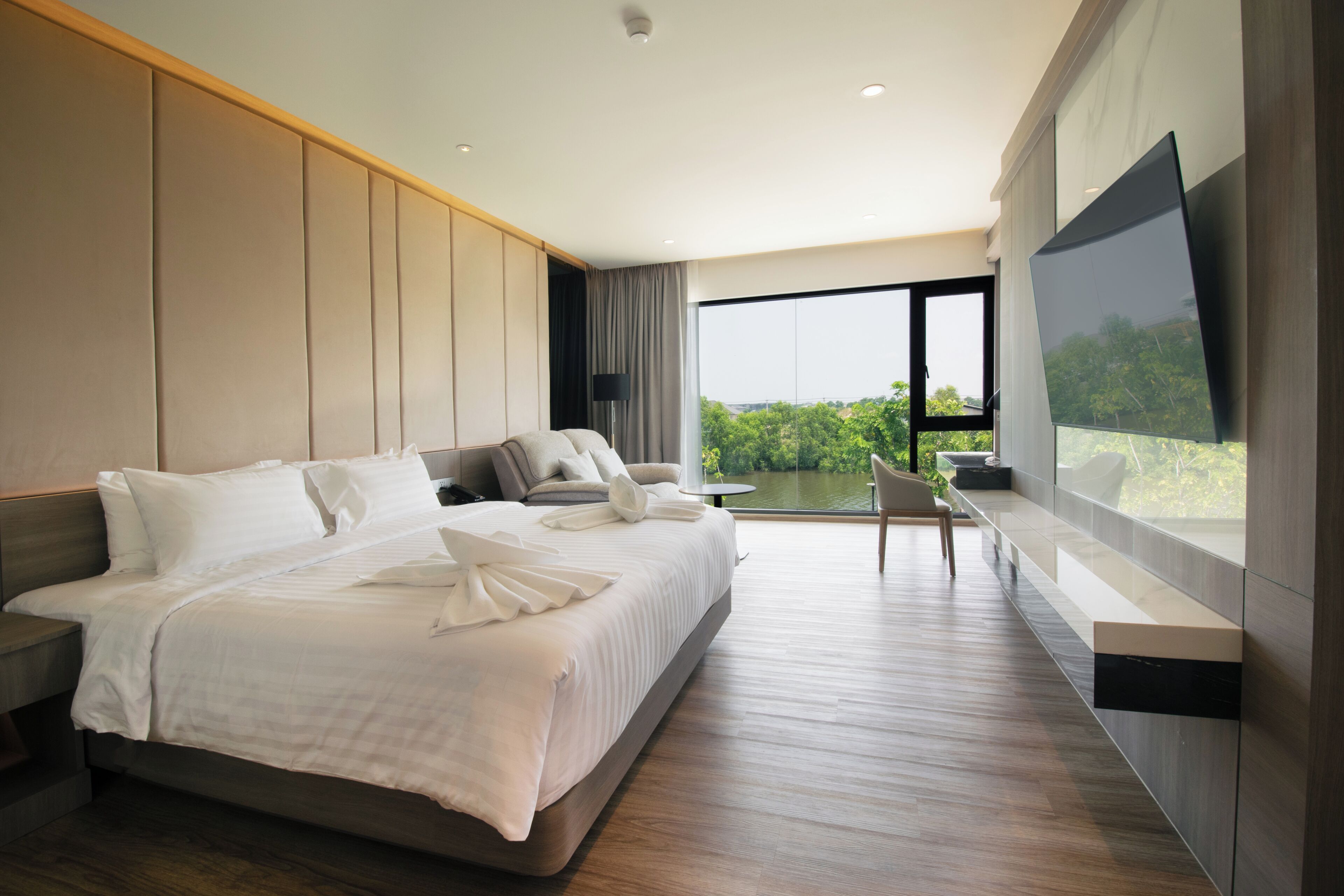 Panoramic Double Room, Balcony, River View | In-room safe, free WiFi