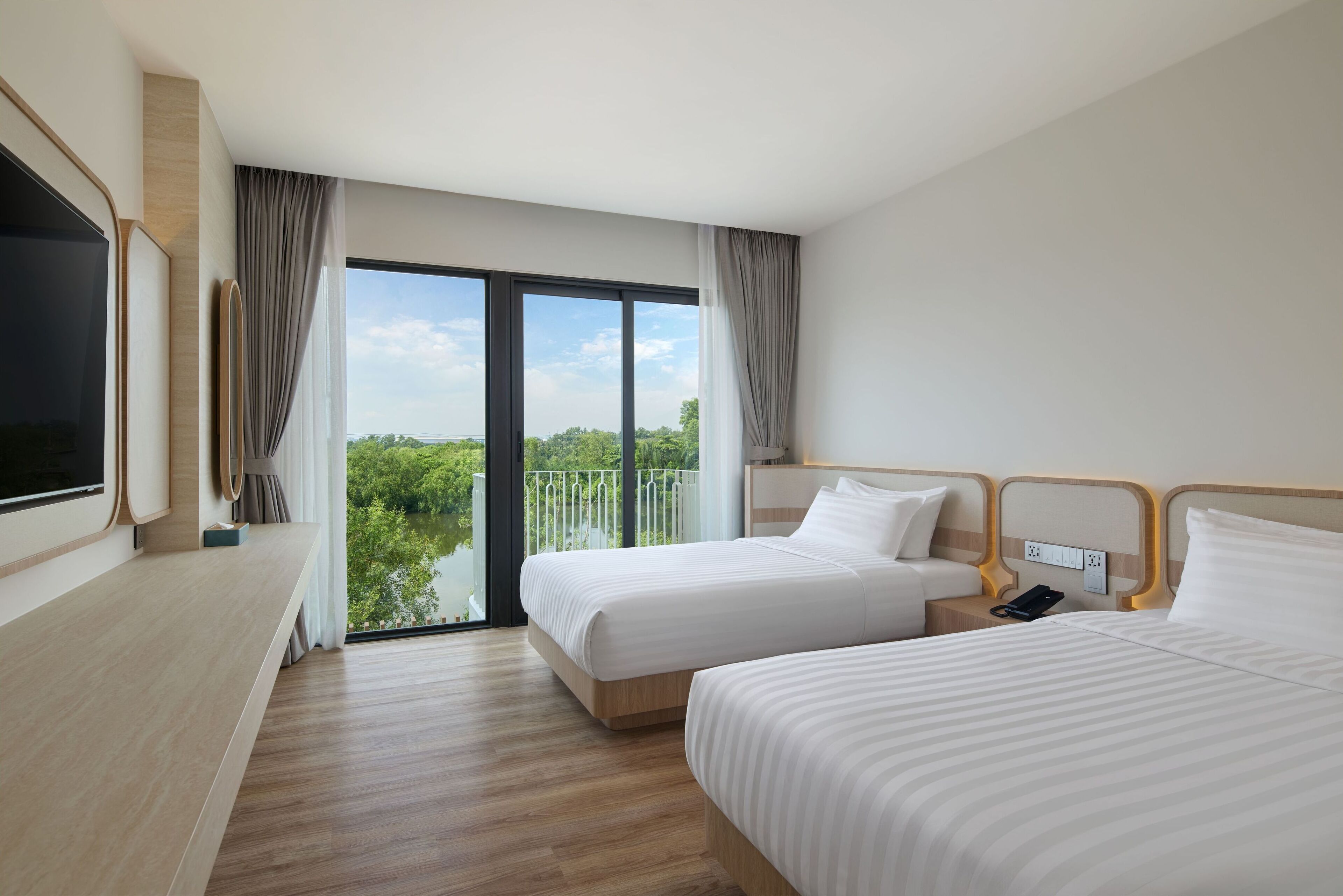 In-room safe, free WiFi