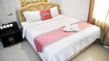 奢华双人房, 城市景观 | 办公桌、免费 WiFi