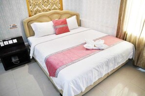 奢华双人房, 城市景观 | 办公桌、免费 WiFi