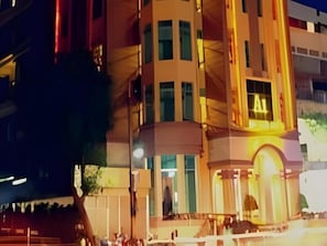 واجهة المنشأة