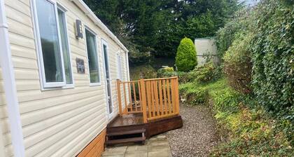 2 Bed Caravan-sleeps 6-pet Friendly