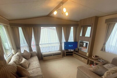 2 Bed Caravan-sleeps 6-pet Friendly
