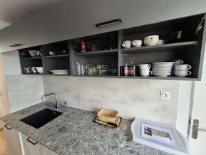 Oven, dishwasher, coffee/tea maker