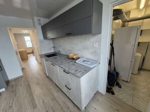 Oven, dishwasher, coffee/tea maker