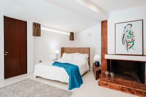 5 bedrooms, desk, iron/ironing board, travel cot - Spacious villa with private pool, tennis court & large garden | Castellana Grotte – Polignano a Mare (Polignano a Mare)