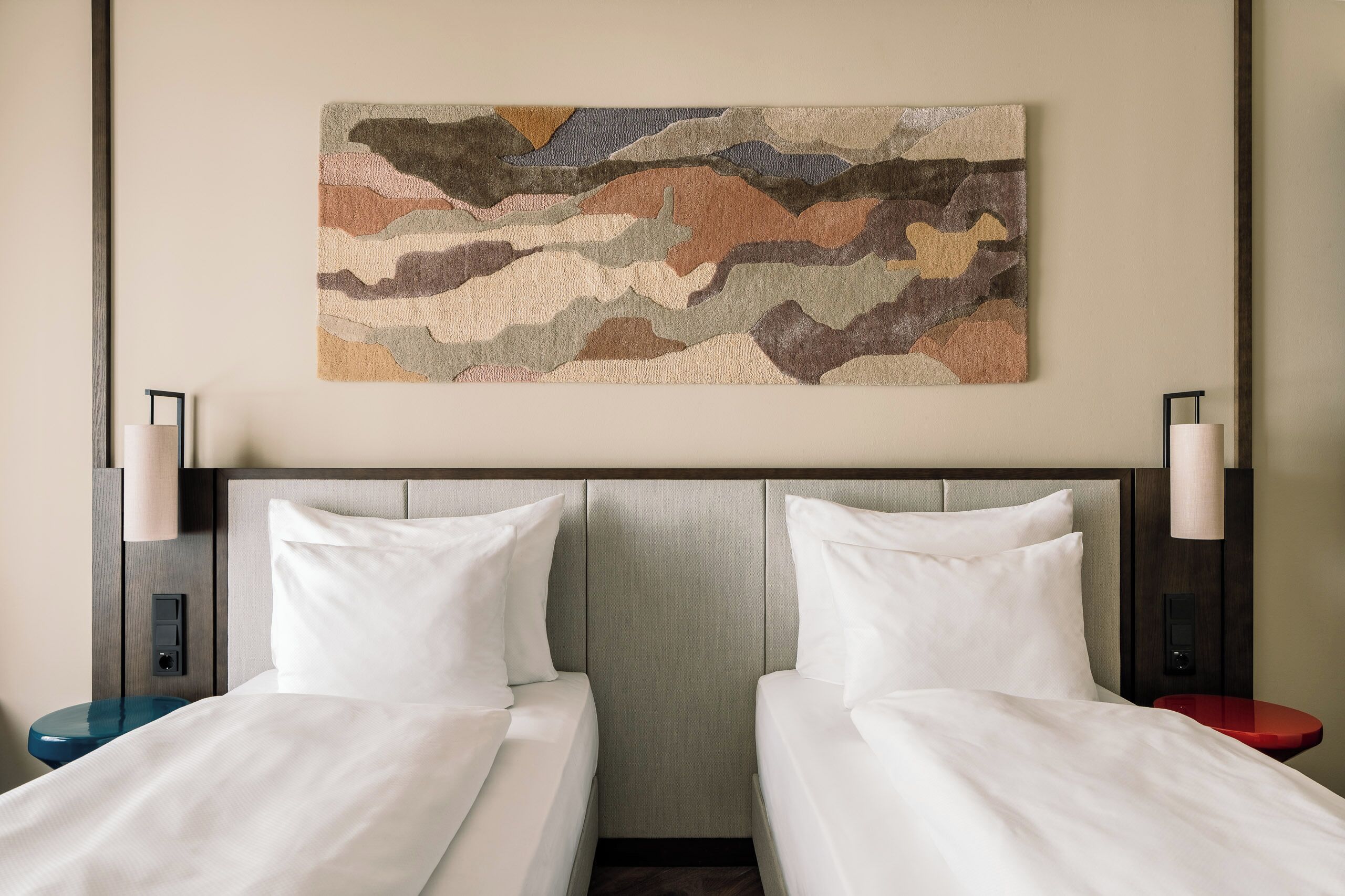 Roupas de cama premium, cofres nos quartos, Wi-Fi de cortesia
