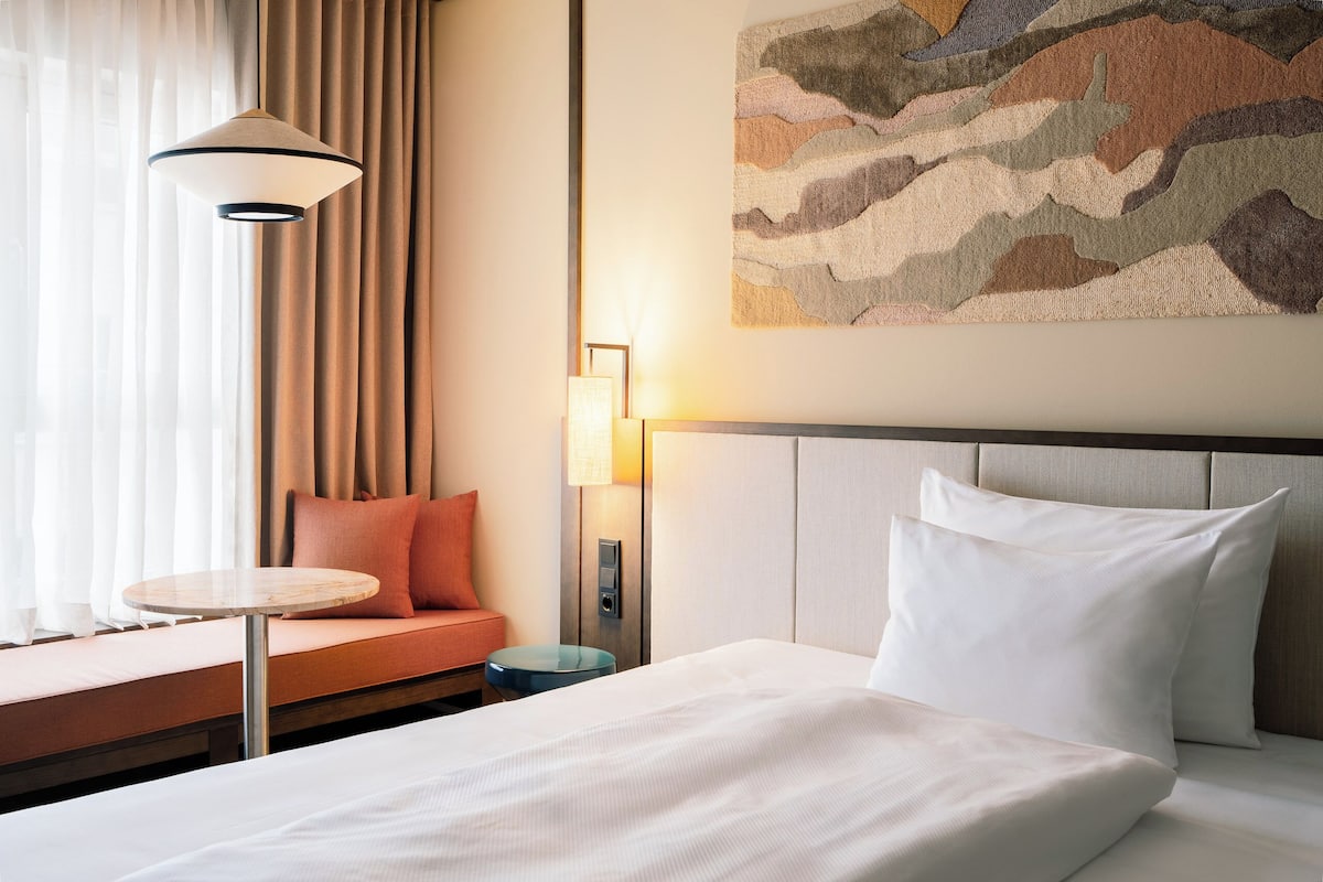 Smart Single Room | Coffre-fort, accĂšs au Wi-Fi (inclus), literie fournie