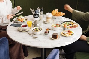 Daily buffet breakfast for a fee - Hotel Schani City (Vienna)