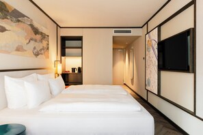 Smart Family Room | In-room safe, free WiFi, bed sheets