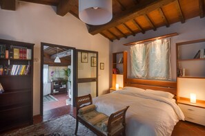 4 dormitoris, planxa i posts de planxar, wifi gratuïta i roba de llit 