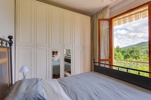 4 Schlafzimmer, Bügeleisen/Bügelbrett, kostenloses WLAN, Bettwäsche