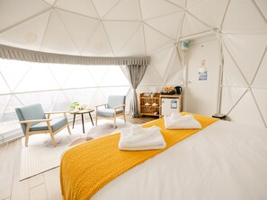 Deluxe Room, 1 King Bed, Balcony | Premium bedding, down comforters, free minibar items, in-room safe