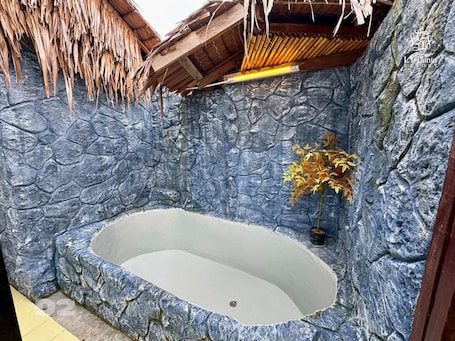 Deluxe-Zimmer, 1 King-Bett, Balkon | Hochwertige Bettwaren, Daunenbettdecken