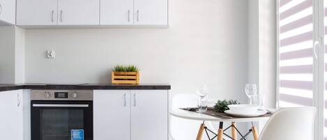 Apartment, Balcony | Private kitchen