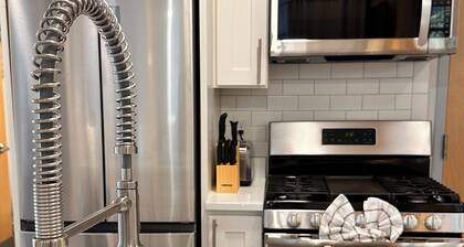 Downtown 3BR Home with 2 Baths, Kitchen & W/D