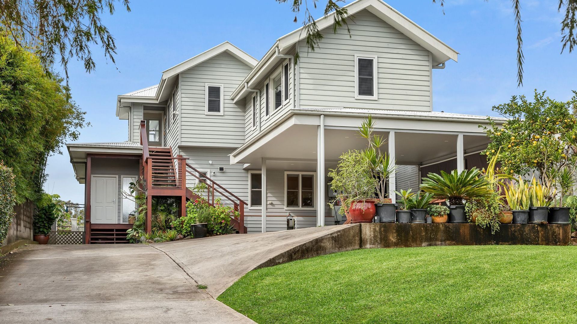 المنشأة من الخارج