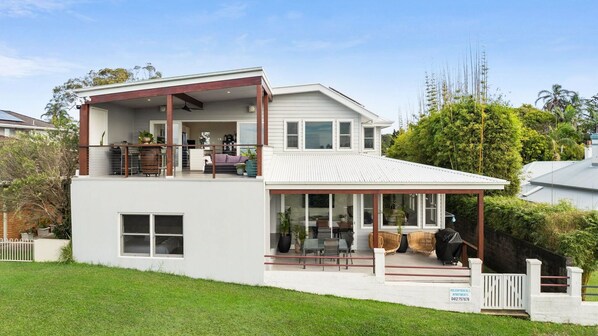 Exterior - Sapphire Magic – A stunning waterfront escape in Urunga with beautiful river and ocean view (Urunga)