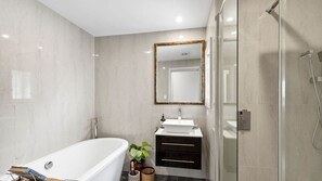 Shower, towels