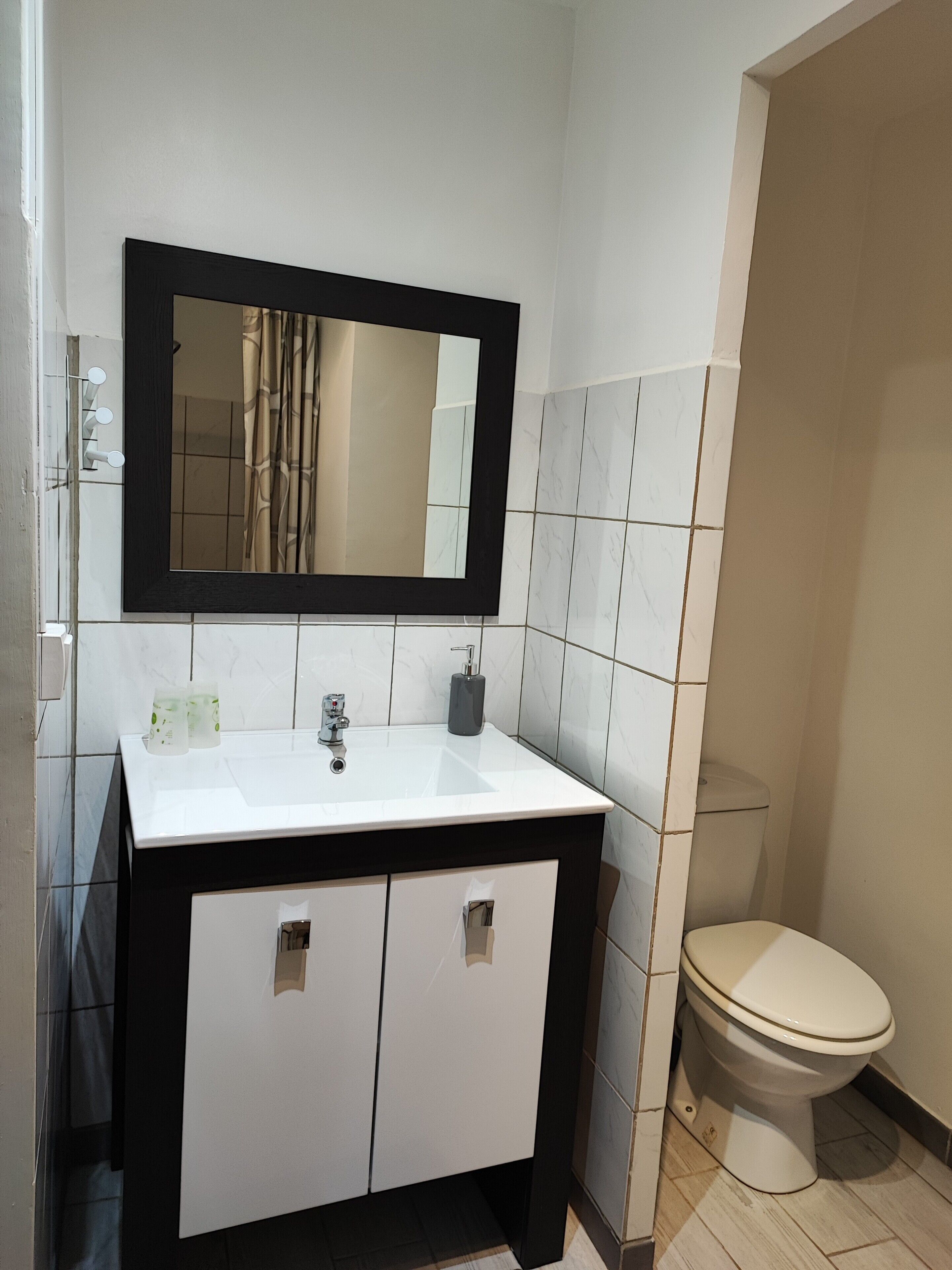 Douche, serviettes fournies