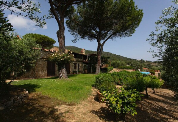 Villa | Garden - Tuscan Elegance by the Sea (Monte Argentario)