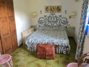 Villa | 4 bedrooms, iron/ironing board, bed sheets