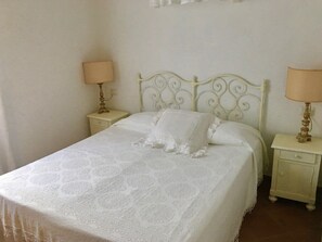 Villa | 4 bedrooms, iron/ironing board, bed sheets