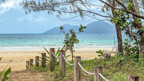 Liana 10 One bedroom beachfront views