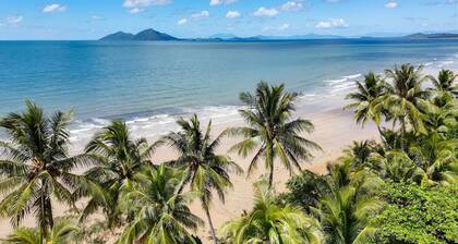 Liana 10 One bedroom beachfront views