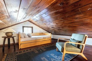 Interior - Quaint Mountain Farmhouse • Hot Tub & Fire Pit (Blue Ridge)