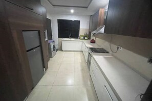 Private kitchen - Metropolitan Nest III (A room in an apartment) (Lekki)