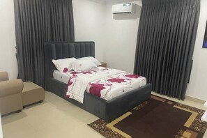 1 Schlafzimmer, Bügeleisen/Bügelbrett, WLAN
