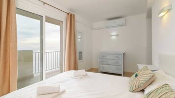 3 Schlafzimmer, BĂŒgeleisen/BĂŒgelbrett, kostenloses WLAN, BettwĂ€sche