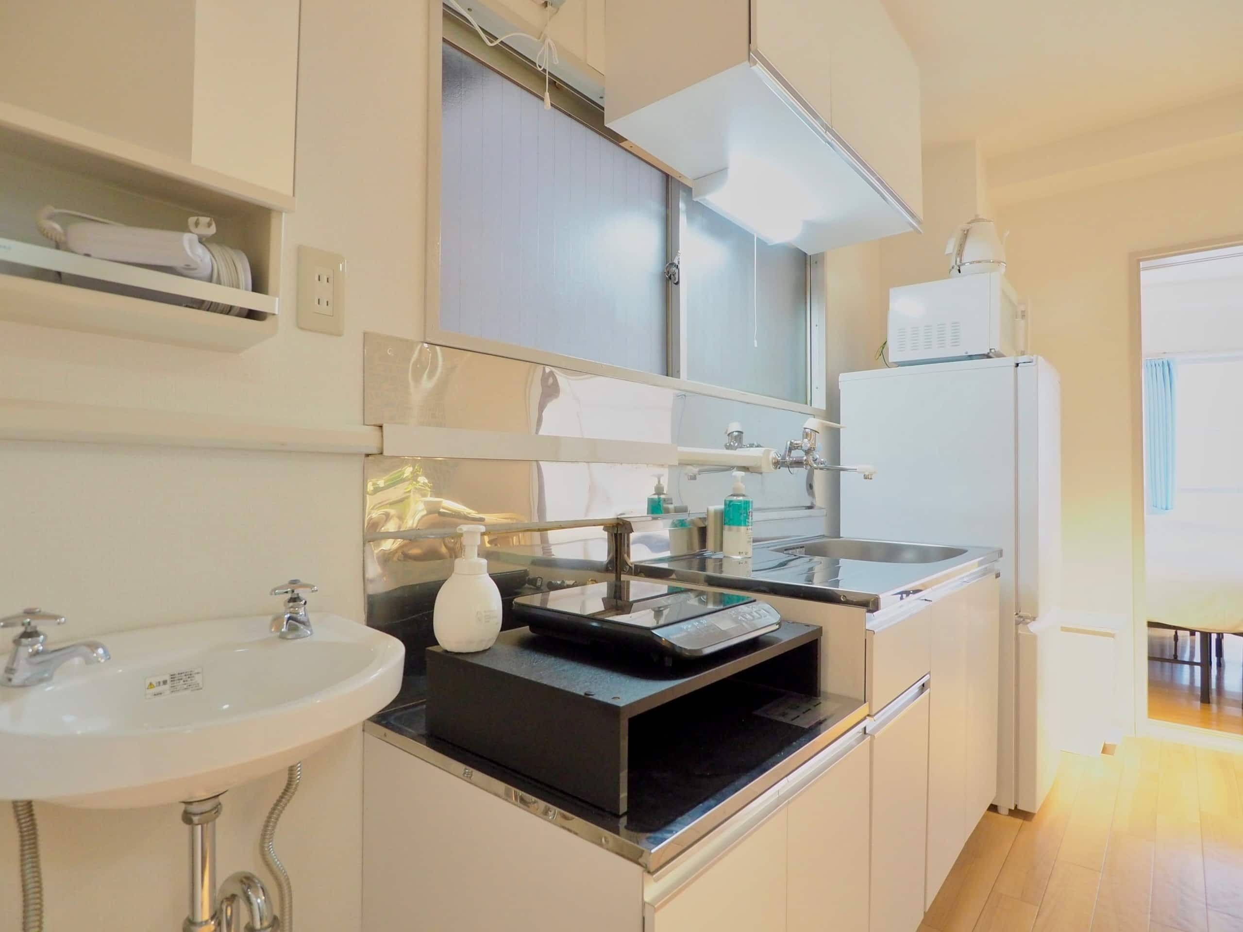 Chistose, Room 302 | Bathroom