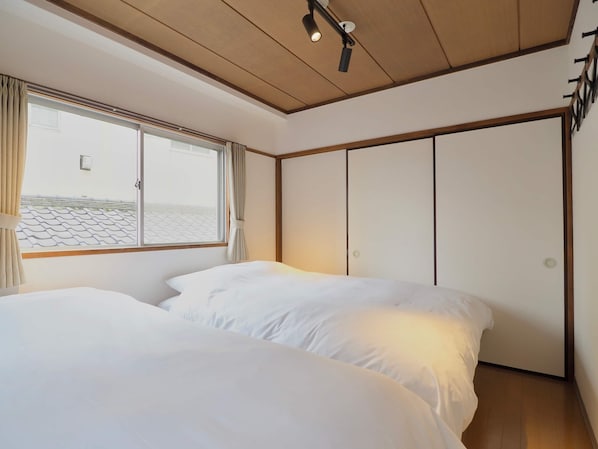 Chistose, Room 301 - CHITOSE CORPO (Tokyo)