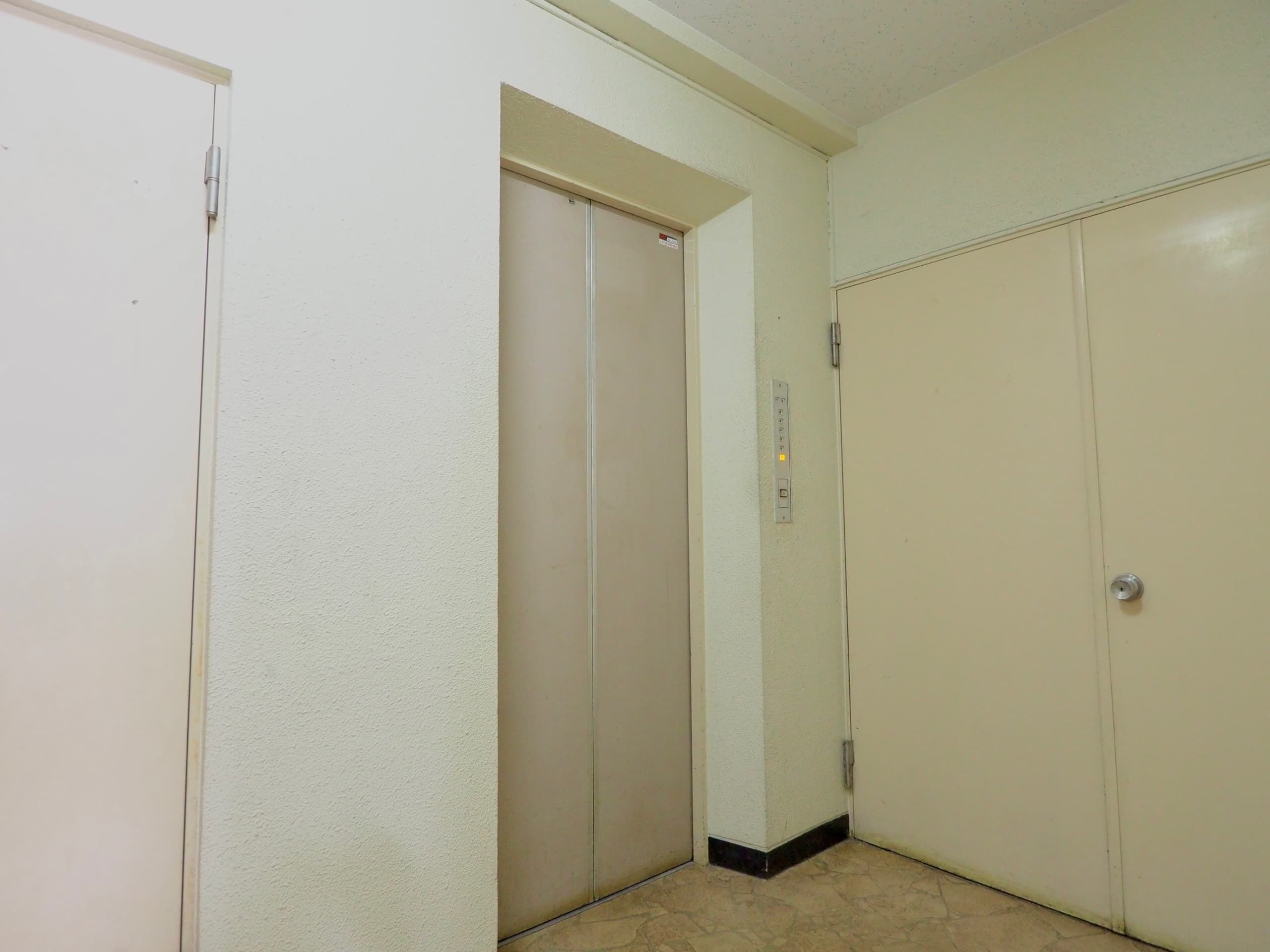 内部エントランス