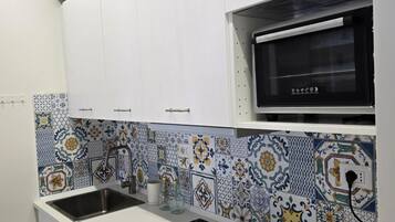 Kühlschrank, Ofen, Herdplatte, Geschirrspüler